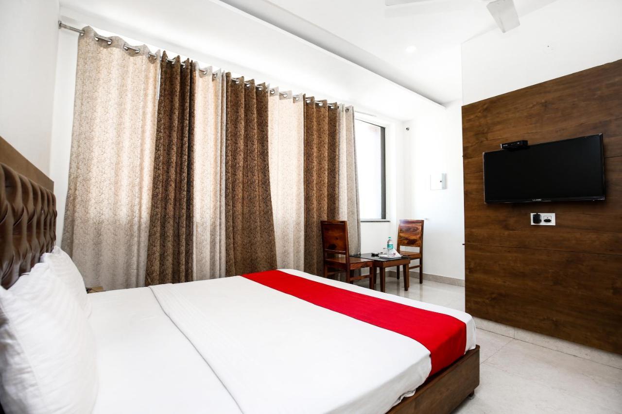 Hotel Woodlark Zirakpur Chandigarh - Brand New Hotel מראה חיצוני תמונה