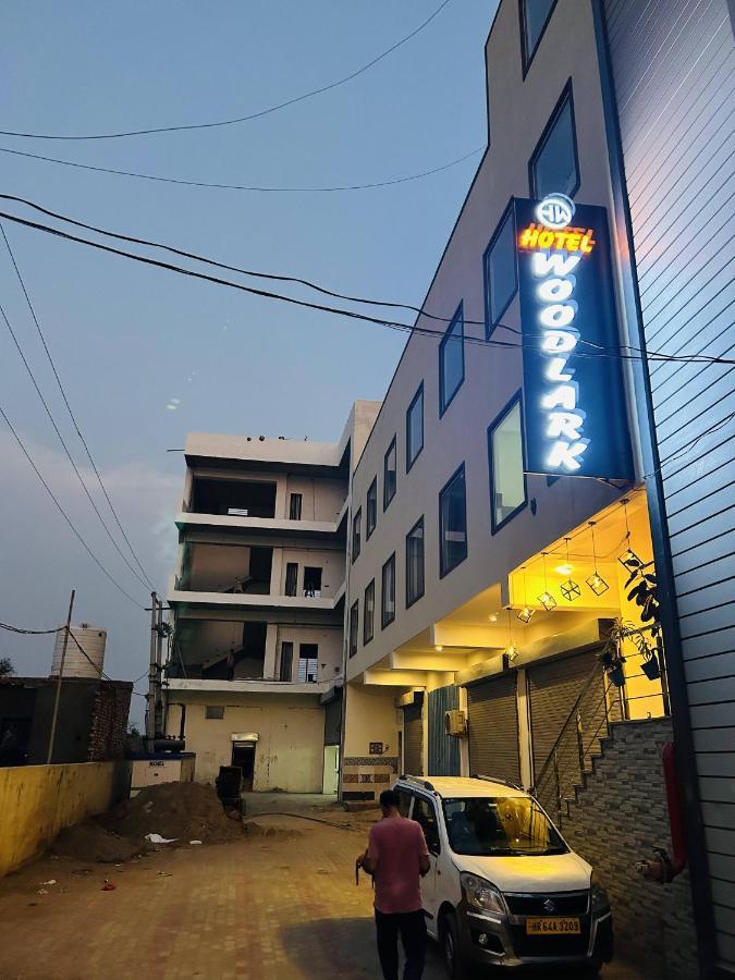 Hotel Woodlark Zirakpur Chandigarh - Brand New Hotel מראה חיצוני תמונה