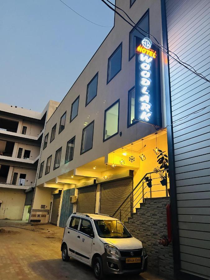 Hotel Woodlark Zirakpur Chandigarh - Brand New Hotel מראה חיצוני תמונה